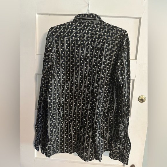 Southern Thread Shirt - Picture 3 of 5